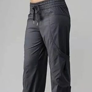 Lululemon Seek the Peak Pants - Size 4